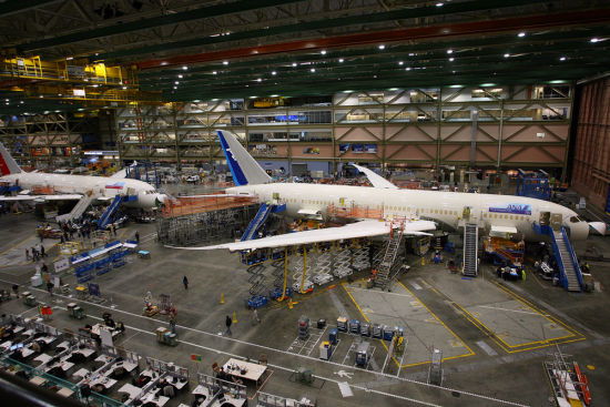 我國航空制造工業(yè)4.0之路 自動(dòng)化欠缺與技術(shù)服務(wù)的挑戰(zhàn)與機(jī)遇